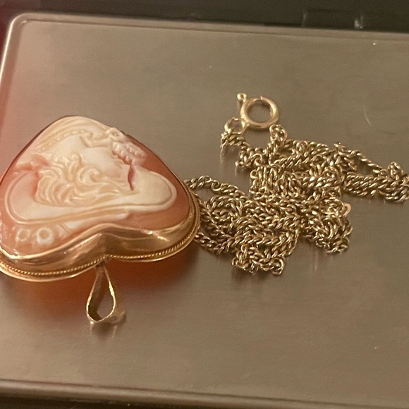 14k gold vintage cameo Pendant 14k vintage chain Necklace 16”